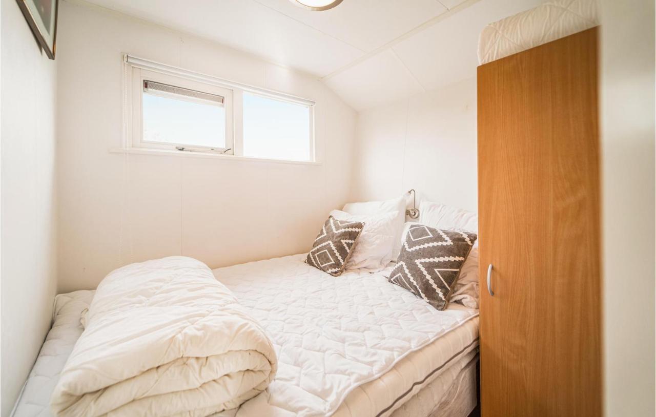 3 Bedroom Pet Friendly Home In Tzummarum Exterior photo